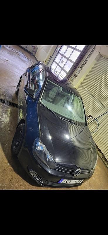 Begagnad VW Golf VI 102 HK (75 kW) 2011 Halvkombi