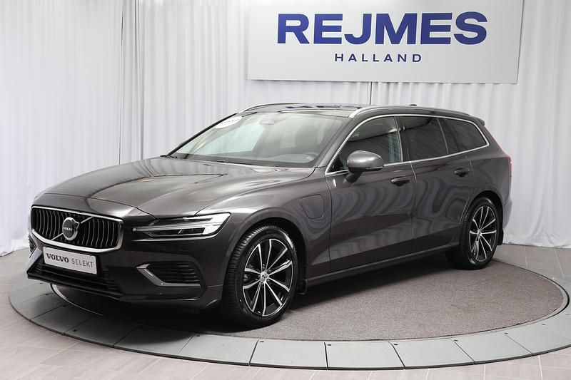 Begagnad Volvo V60 Plus 355 HK (261 kW) 2024 Grå Kombi