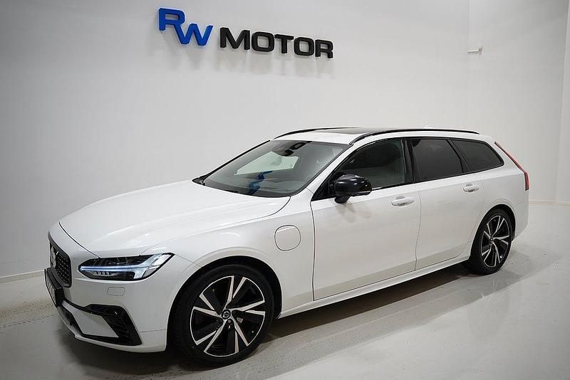 Vit Begagnad 2020 Volvo V90 R-Design Kombi | 374 900 kr (Marknadspris) - Bild 1/4