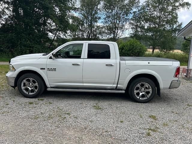 Vit Begagnad 2014 Dodge Ram Pickup | 224 000 kr (Bra pris) - Bild 1/4