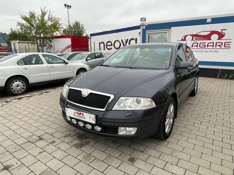 Mörkgrå Begagnad 2008 Skoda Octavia Halvkombi | 29 900 kr (Lite dyr) - Bild 1/4