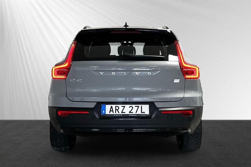 Begagnad Volvo XC40 Plus 303 kW (413 HK) 2024 Grå SUV