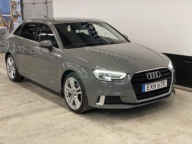 Grå Begagnad 2019 Audi A3 Sport | 169 000 kr (Marknadspris) - Bild 1/3