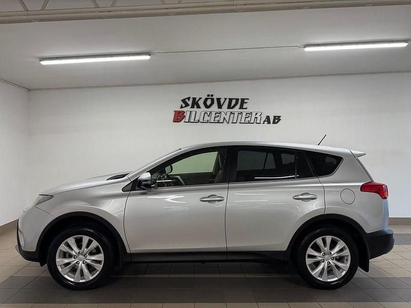 Silver Begagnad 2013 Toyota RAV4 Executive SUV | 149 500 kr (Marknadspris) - Bild 1/4