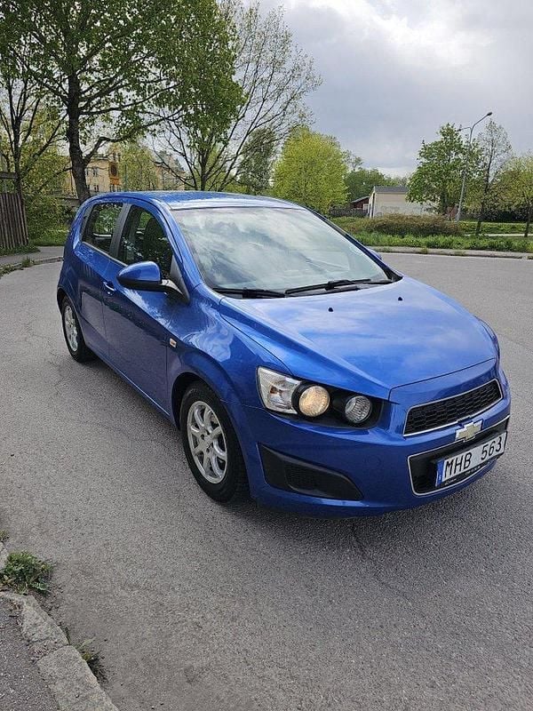 Blå Begagnad 2012 Chevrolet Aveo Halvkombi | 29 000 kr (Bra pris) - Bild 1/4