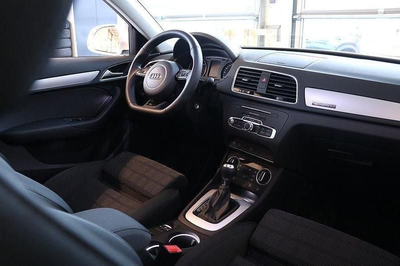 Vit Begagnad 2018 Audi Q3 SUV | 179 000 kr (Bra pris) - Bild 1/4