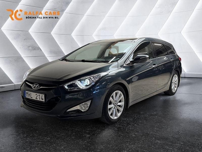Grå Begagnad 2011 Hyundai i40 Kombi | 119 800 kr (Marknadspris) - Bild 1/3