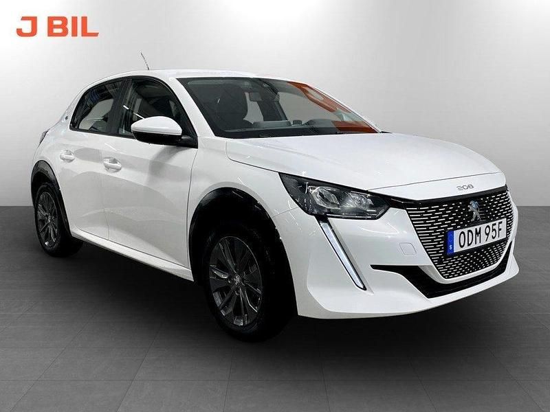Vit Begagnad 2021 Peugeot e-208 Active Halvkombi | 189 900 kr (Marknadspris) - Bild 1/3