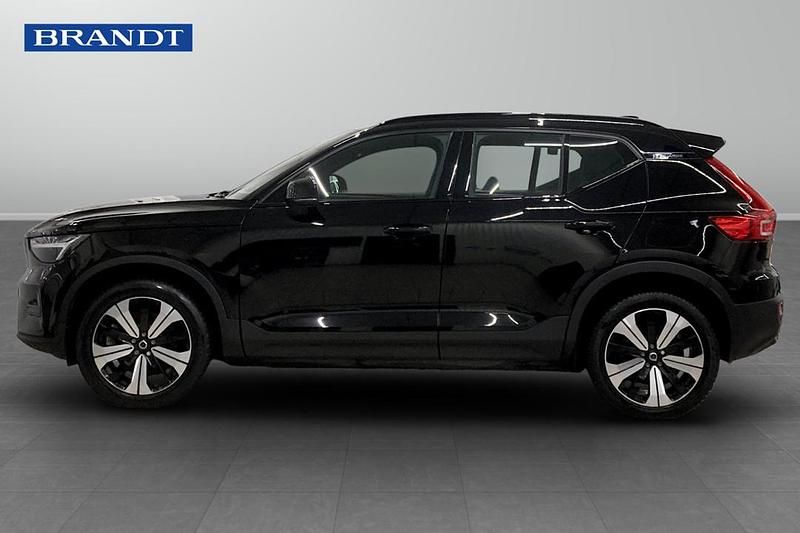Begagnad Volvo XC40 Single Motor 175 kW (238 HK) 2023 Svart SUV