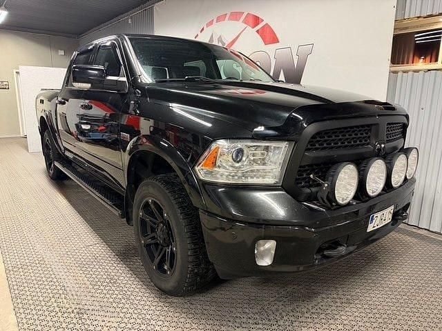 Begagnad RAM 1500 394 HK (289 kW) 2018 Svart Pickup
