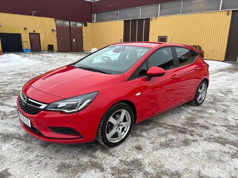 Begagnad Opel Astra Enjoy 125 HK (91 kW) 2018 Röd