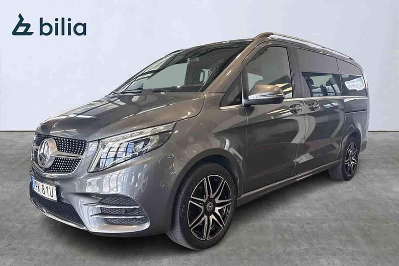 Grå Begagnad 2022 Mercedes V300 Minibuss | 689 000 kr - Bild 1/1