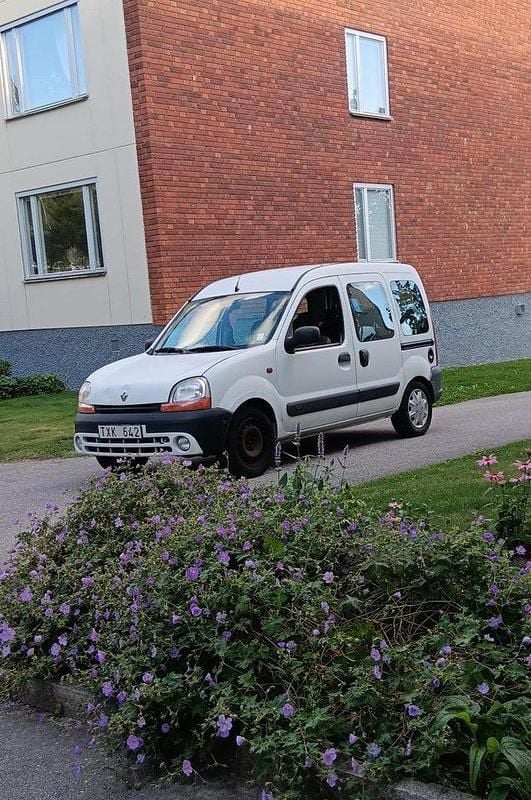 Vit Begagnad 2003 Renault Kangoo Privilege Minibuss | 13 000 kr - Bild 1/2