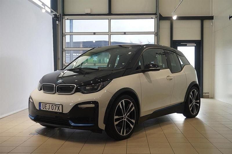 Vit Begagnad 2021 BMW i3 Halvkombi | 219 900 kr - Bild 1/4