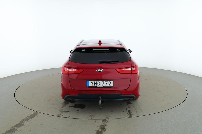 Begagnad Kia Optima Sport 207 HK (152 kW) 2017 Röd Kombi