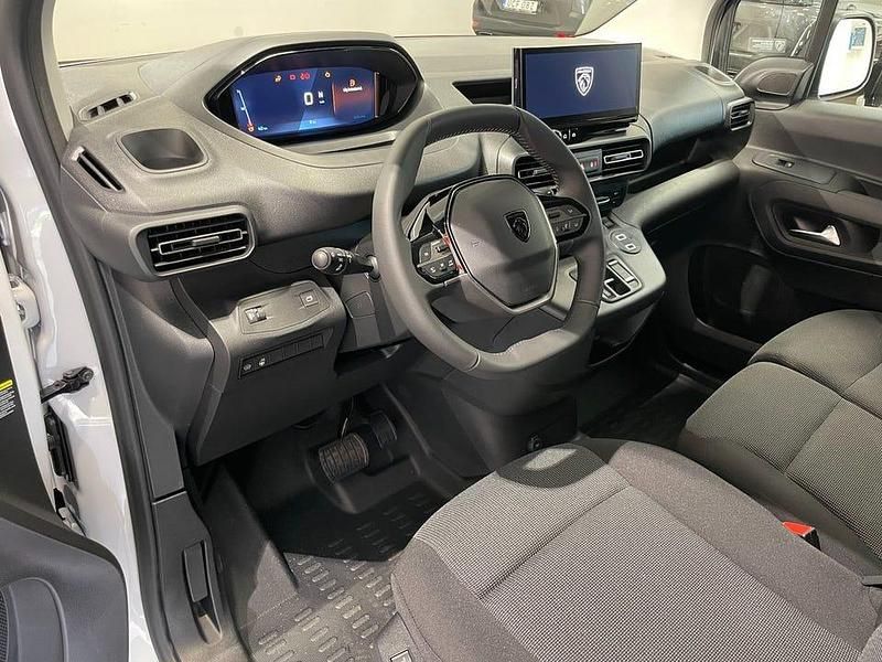 Ny Peugeot Partner 131 HK (96 kW) 2025 Vit kaolin Minibuss