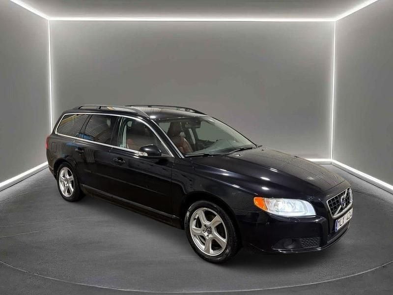 Svart Begagnad 2011 Volvo V70 Momentum Kombi | 94 900 kr (Marknadspris) - Bild 1/4