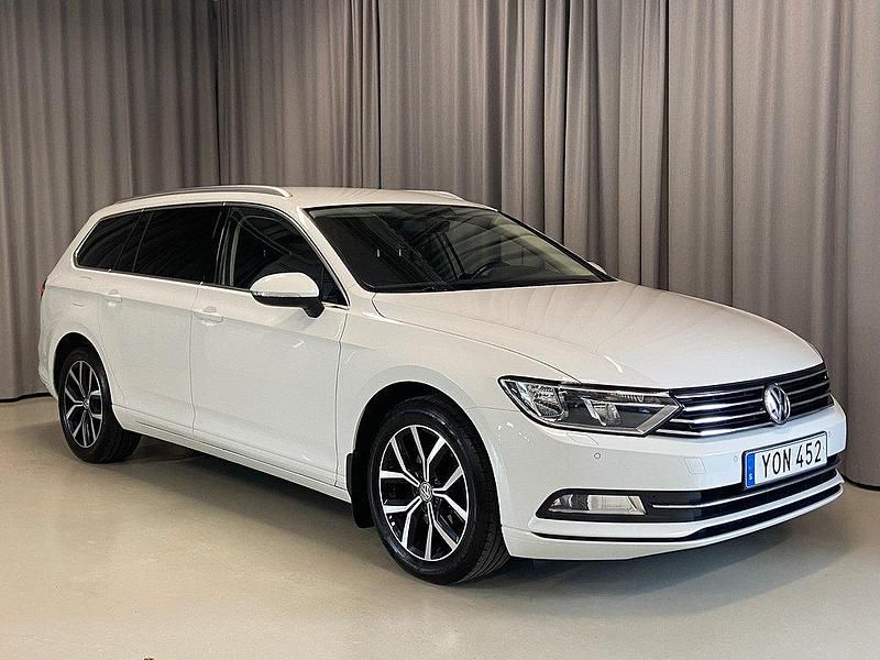 Vit Begagnad 2018 VW Passat Kombi | 149 900 kr (Bra pris) - Bild 1/4