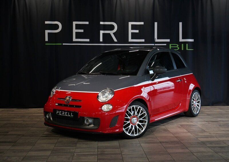 Röd (röd / grå) Begagnad 2015 Abarth 595 Turismo Halvkombi | 129 900 kr - Bild 1/4