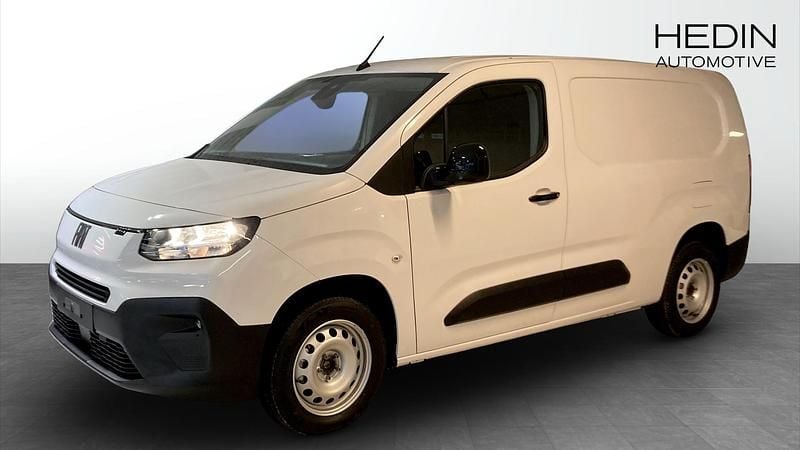 Vit Begagnad 2025 Fiat Doblò Minibuss | 267 900 kr (Superpris) - Bild 1/4