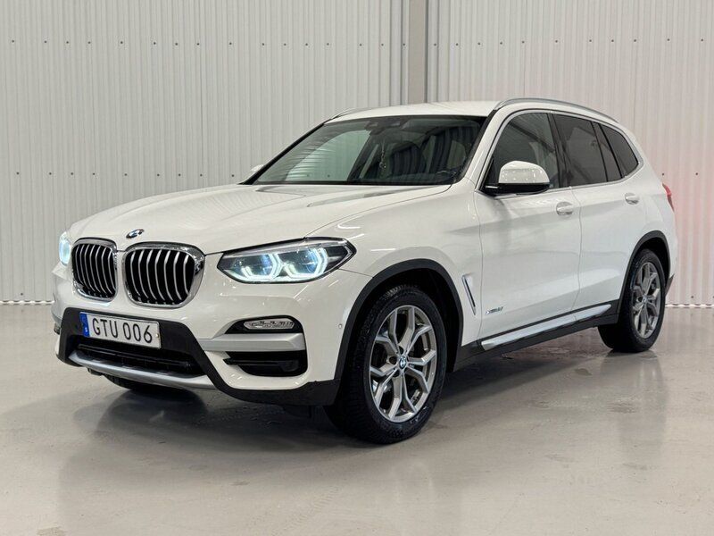 Vit Begagnad 2018 BMW X3 M Sport SUV | 279 900 kr (Marknadspris) - Bild 1/4