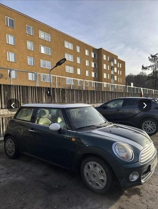 Grön Begagnad 2008 Mini Cooper D Halvkombi | 50 000 kr (Marknadspris) - Bild 1/4