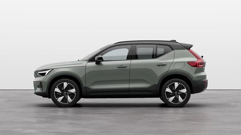 Grön Begagnad 2023 Volvo XC40 Plus SUV | 619 900 kr - Bild 1/4