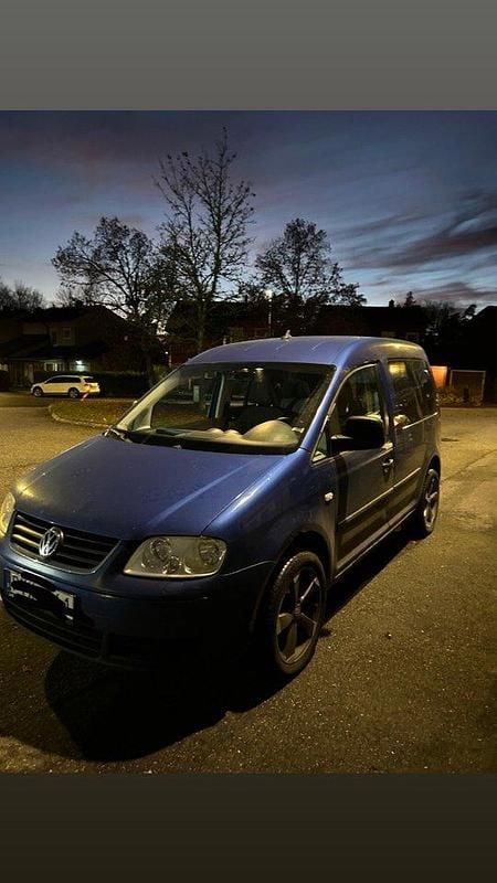 Blå Begagnad 2008 VW Caddy Minibuss | 32 000 kr (Lite dyr) - Bild 1/4