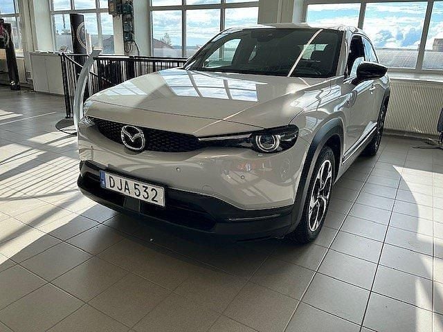 Vit Begagnad 2023 Mazda 6 Makoto SUV | 288 999 kr - Bild 1/4