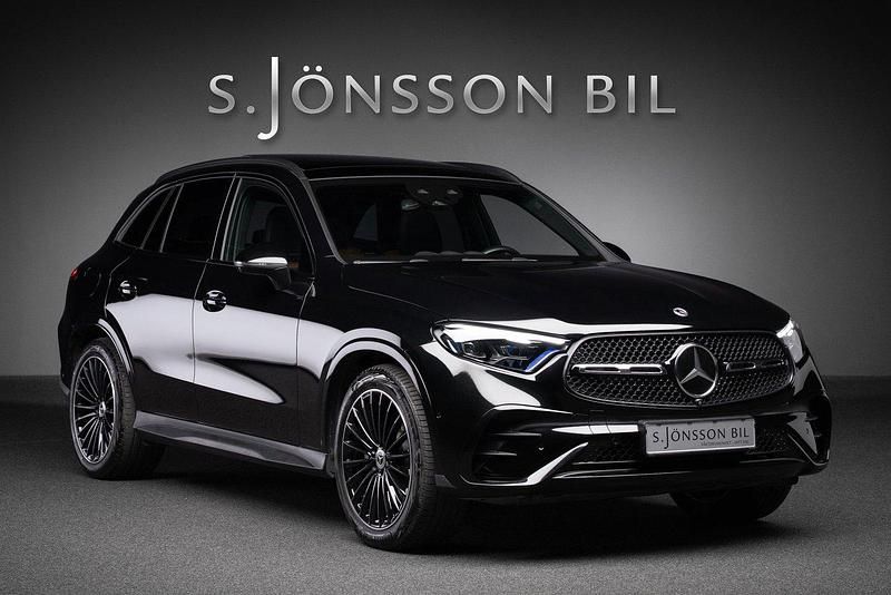 Svart Begagnad 2024 Mercedes GLC220 AMG SUV | 729 000 kr - Bild 1/4