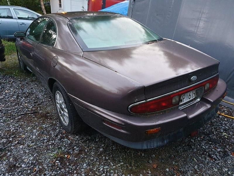 Begagnad Buick Riviera 228 HK (167 kW) 1995 Sportkupé
