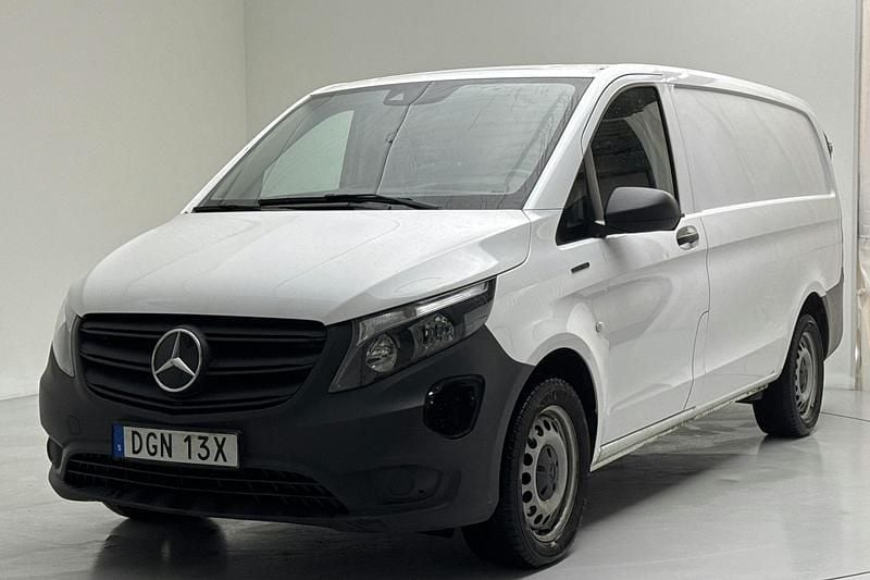 Vit Begagnad 2024 Mercedes e-Vito Minibuss | 239 000 kr - Bild 1/4