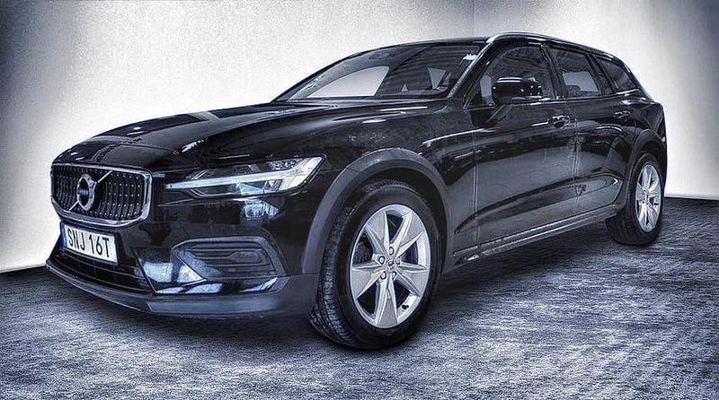 Begagnad Volvo V60 CC 197 HK (144 kW) 2022 Kombi