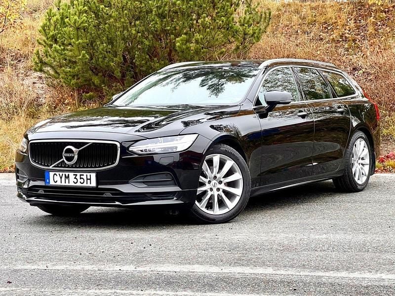 Svart Begagnad 2019 Volvo V90 Momentum Kombi | 229 000 kr (Marknadspris) - Bild 1/4