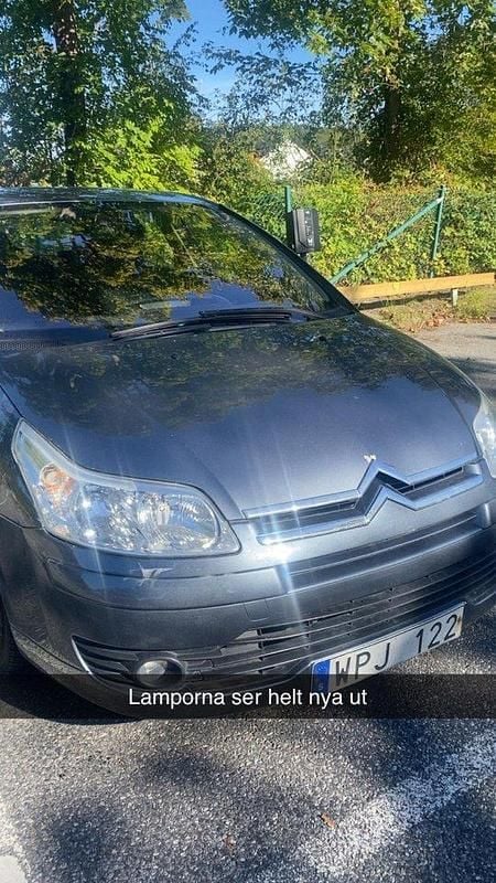 Silver Begagnad 2005 Citroën C4 Halvkombi | 21 000 kr (Marknadspris) - Bild 1/3