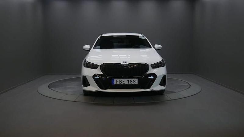 Begagnad BMW 530 M Sport 303 HK (222 kW) 2025 Vit Kombi