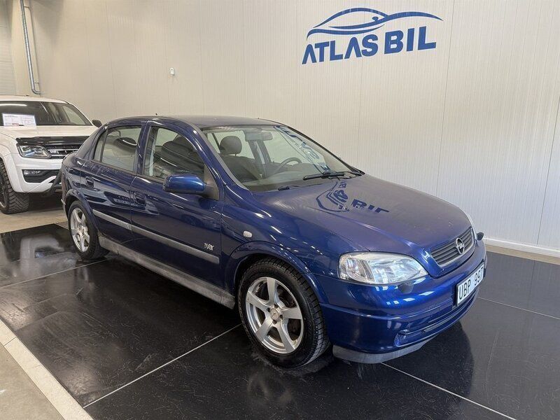Blå Begagnad 2003 Opel Astra Halvkombi | 19 900 kr (Marknadspris) - Bild 1/4
