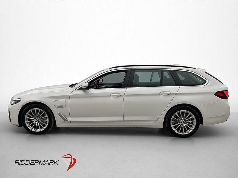 Begagnad BMW 530e 184 HK (135 kW) 2023 Vit Kombi