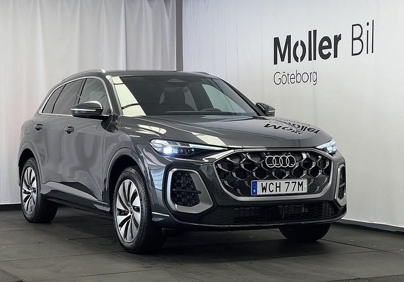 Tamboragrå metallic Ny 2025 Audi Q5 S-Line SUV | 760 300 kr (Marknadspris) - Bild 1/4