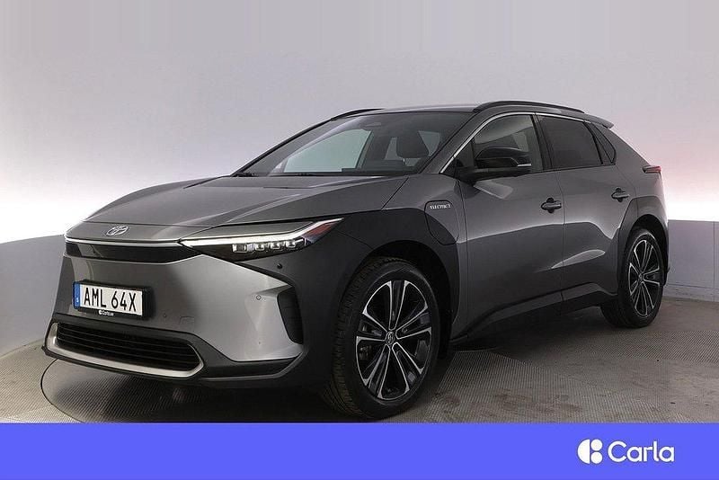Silver Begagnad 2023 Toyota bZ4X Executive SUV | 389 900 kr - Bild 1/4
