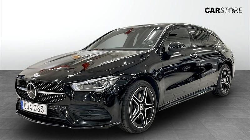 Begagnad Mercedes CLA250 Shooting Brake AMG line 160 HK (117 kW) 2023 Svart Kombi