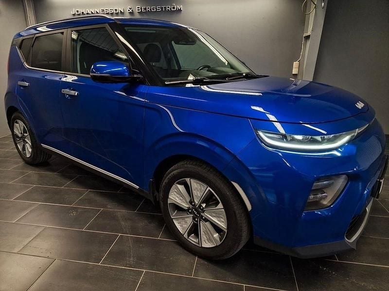 Blå Begagnad 2021 Kia Soul EV SUV | 229 000 kr (Marknadspris) - Bild 1/4