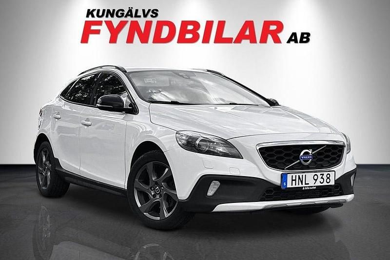 Vit Begagnad 2014 Volvo V40 CC Business Edition Kombi | 99 900 kr (Marknadspris) - Bild 1/4