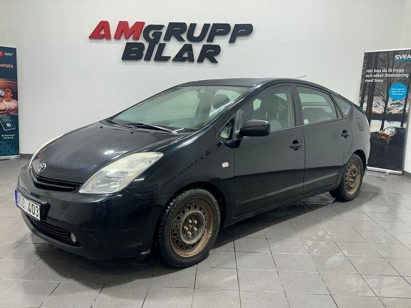Svart Begagnad 2005 Toyota Prius Halvkombi | 39 900 kr (Marknadspris) - Bild 1/4