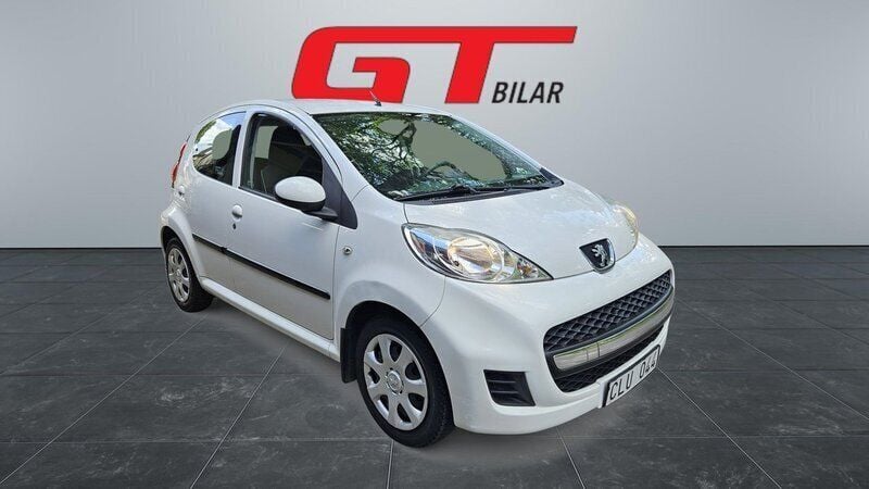 Vit Begagnad 2010 Peugeot 107 Halvkombi | 36 900 kr (Marknadspris) - Bild 1/4