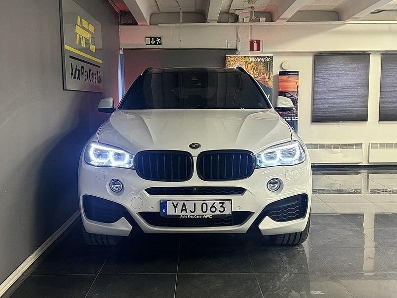 Vit Begagnad 2015 BMW X6 M Sport SUV | 364 900 kr (Marknadspris) - Bild 1/4