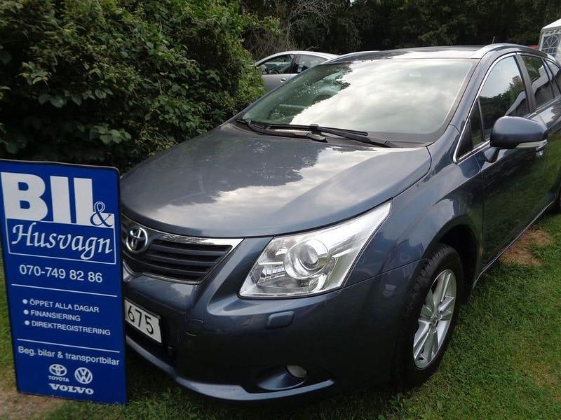Mörkblå Begagnad 2009 Toyota Avensis Kombi | 45 900 kr - Bild 1/4