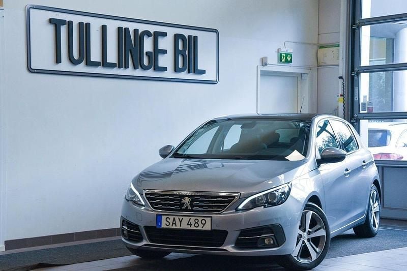 Grå Begagnad 2017 Peugeot 308 Sport Halvkombi | 87 900 kr (Marknadspris) - Bild 1/4