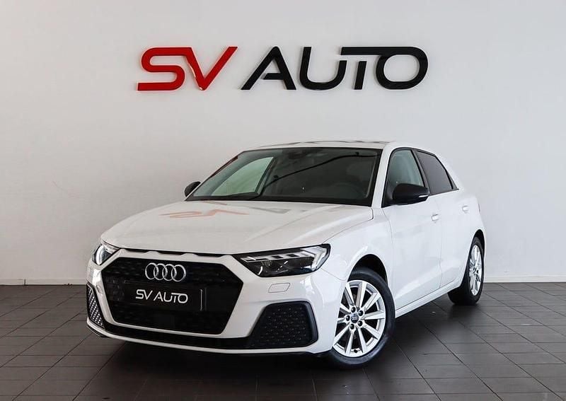 Vit Begagnad 2020 Audi A1 Sportback Advanced Halvkombi | 199 900 kr (Marknadspris) - Bild 1/4