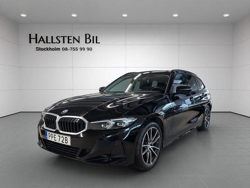 Begagnad BMW 330e Shadowline 184 HK (135 kW) 2023 Svart Kombi